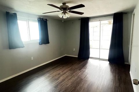 House in Port Richey, Florida 3 bedrooms, 137.87 sq.m. № 1906840 - photo 6