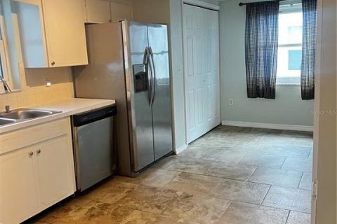 House in Port Richey, Florida 3 bedrooms, 137.87 sq.m. № 1906840 - photo 4