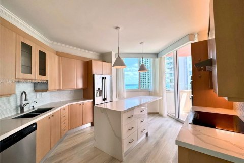 Condo in Miami Beach, Florida, 3 bedrooms  № 2059694 - photo 26