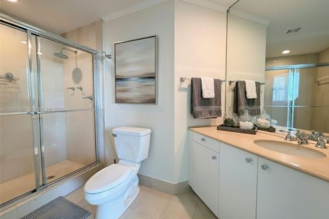 Condo in Miami Beach, Florida, 3 bedrooms  № 2059694 - photo 25