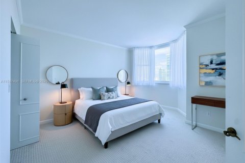 Condo in Miami Beach, Florida, 3 bedrooms  № 2059694 - photo 23