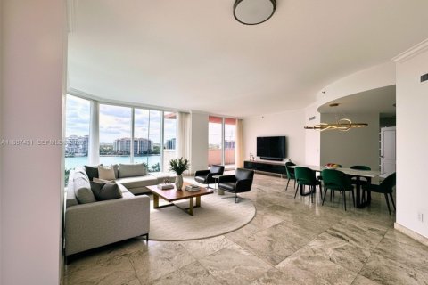 Condo in Miami Beach, Florida, 3 bedrooms  № 2059694 - photo 15