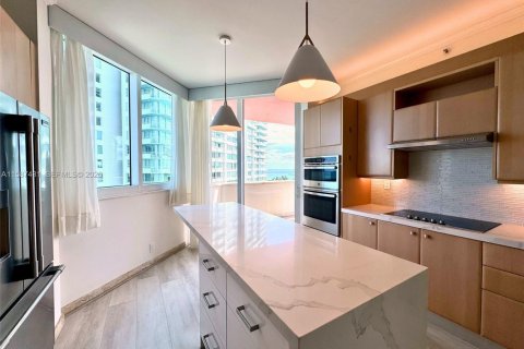 Condo in Miami Beach, Florida, 3 bedrooms  № 2059694 - photo 27