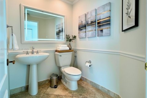 Condo in Miami Beach, Florida, 3 bedrooms  № 2059694 - photo 16
