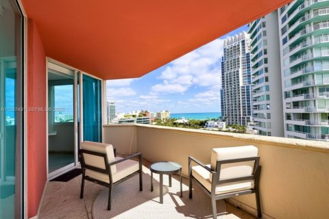 Condo in Miami Beach, Florida, 3 bedrooms  № 2059694 - photo 18