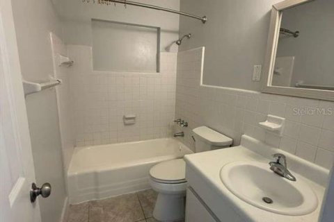 House in Port Charlotte, Florida 2 bedrooms, 82.5 sq.m. № 2150466 - photo 11