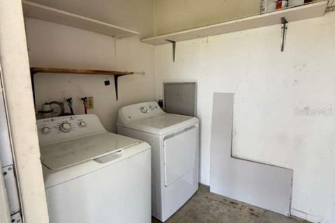 House in Port Charlotte, Florida 2 bedrooms, 82.5 sq.m. № 2150466 - photo 10
