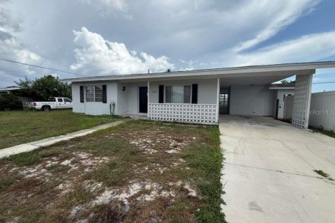 House in Port Charlotte, Florida 2 bedrooms, 82.5 sq.m. № 2150466