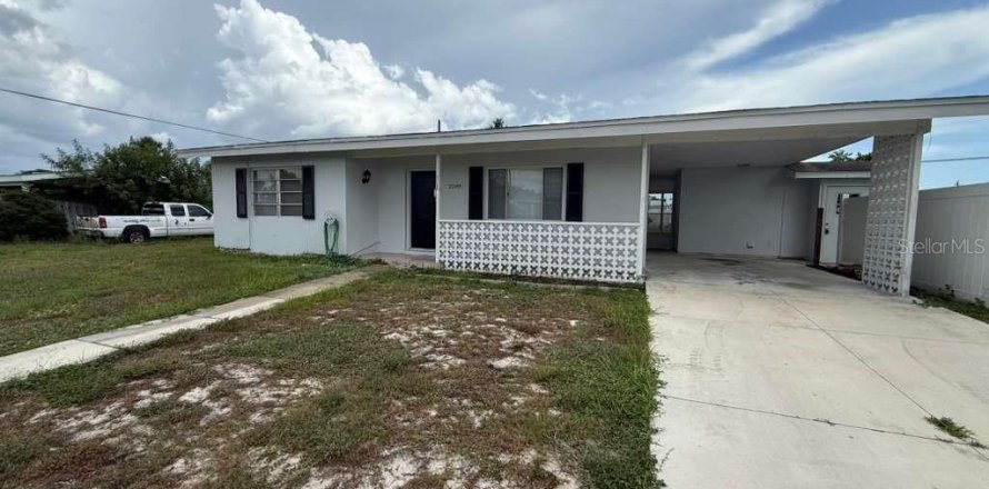 House in Port Charlotte, Florida 2 bedrooms, 82.5 sq.m. № 2150466