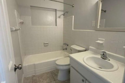 House in Port Charlotte, Florida 2 bedrooms, 82.5 sq.m. № 2150466 - photo 5