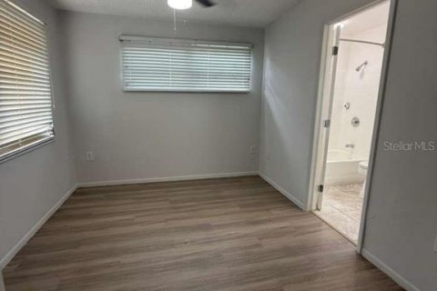 House in Port Charlotte, Florida 2 bedrooms, 82.5 sq.m. № 2150466 - photo 16