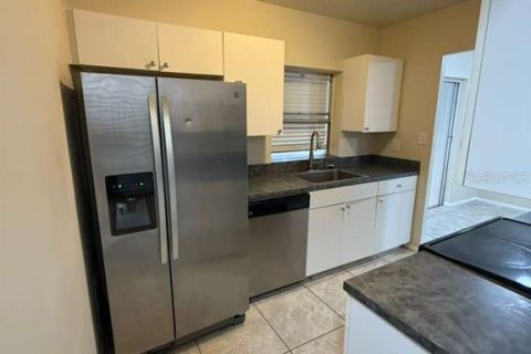 House in Port Charlotte, Florida 2 bedrooms, 82.5 sq.m. № 2150466 - photo 2