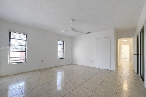 Casa en alquiler en Miami, Florida, 5 dormitorios, 294.69 m2 № 2030297 - foto 7