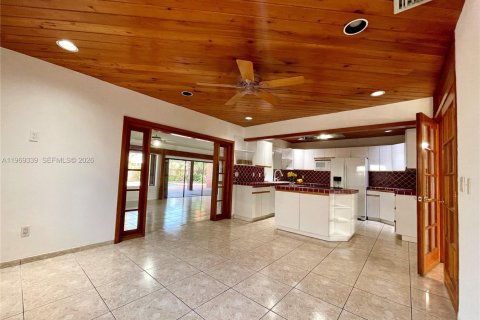 Casa en alquiler en Miami, Florida, 5 dormitorios, 294.69 m2 № 2030297 - foto 12