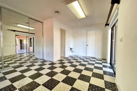 Casa en alquiler en Miami, Florida, 5 dormitorios, 294.69 m2 № 2030297 - foto 23