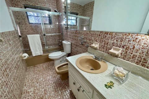 Casa en alquiler en Miami, Florida, 5 dormitorios, 294.69 m2 № 2030297 - foto 18