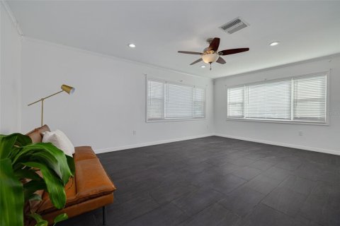 House in Saint Pete Beach, Florida 2 bedrooms, 94.02 sq.m. № 1650512 - photo 6