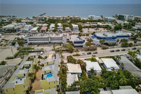 Immobilier commercial à Lauderdale-by-the-Sea, Floride 177.44 m2 № 2086427