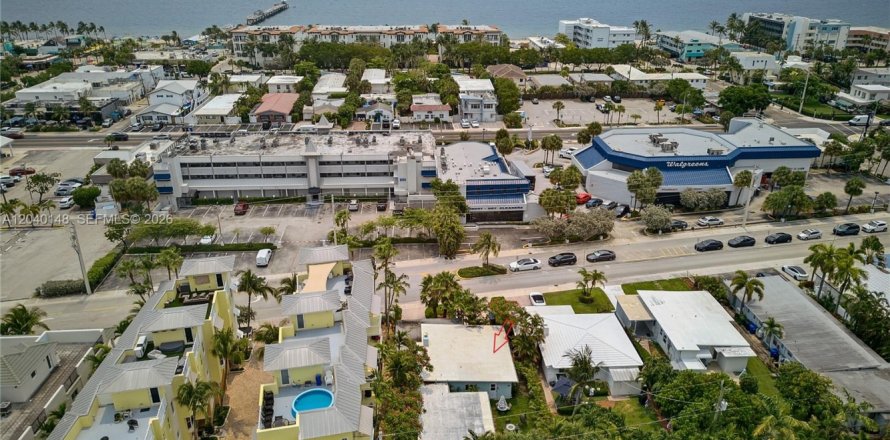 Immobilier commercial à Lauderdale-by-the-Sea, Floride 177.44 m2 № 2086427