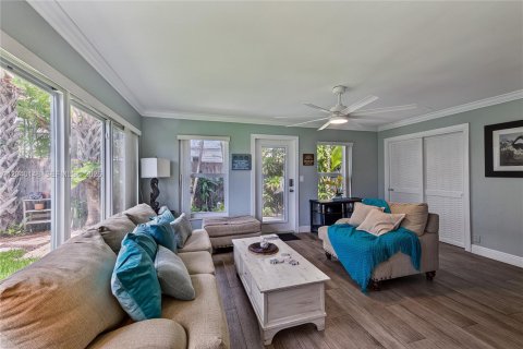 Immobilier commercial à vendre à Lauderdale-by-the-Sea, Floride: 177.44 m2 № 2086427 - photo 8