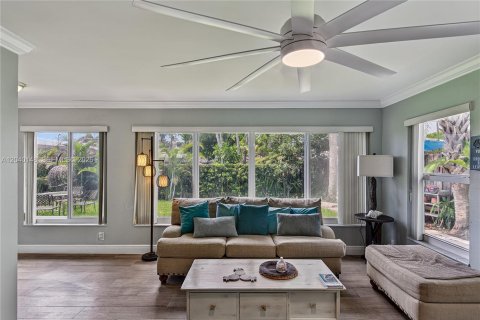 Immobilier commercial à vendre à Lauderdale-by-the-Sea, Floride: 177.44 m2 № 2086427 - photo 9