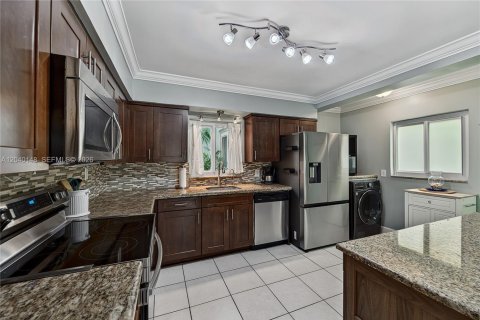 Immobilier commercial à vendre à Lauderdale-by-the-Sea, Floride: 177.44 m2 № 2086427 - photo 29