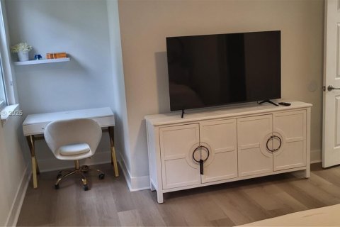 Copropriété à louer à Hallandale Beach, Floride: 3 chambres, 139.35 m2 № 1811616 - photo 13