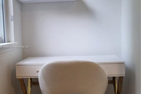 Copropriété à louer à Hallandale Beach, Floride: 3 chambres, 139.35 m2 № 1811616 - photo 12