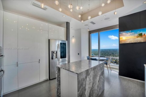 Copropriété à vendre à Miami, Floride: 3 chambres, 320.42 m2 № 2033956 - photo 13