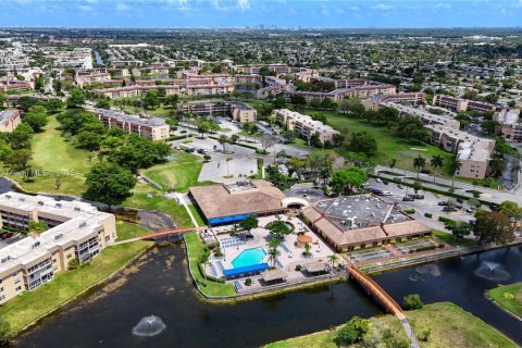 Condo in Sunrise, Florida, 1 bedroom  № 1973383 - photo 15