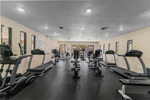 Condo in Sunrise, Florida, 1 bedroom  № 1973383 - photo 13