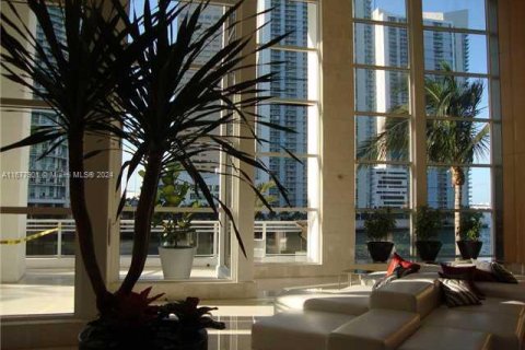 Condominio en venta en Miami, Florida, 1 dormitorio, 95.78 m2 № 2077081 - foto 5