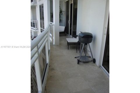 Condominio en venta en Miami, Florida, 1 dormitorio, 95.78 m2 № 2077081 - foto 2