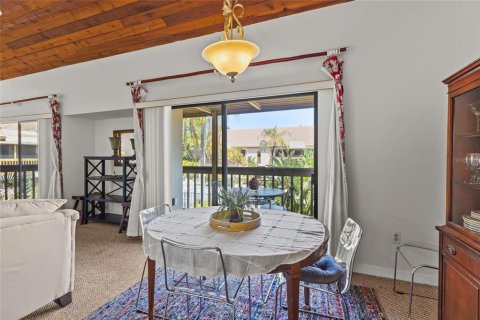 Copropriété à vendre à Sarasota, Floride: 2 chambres, 113.43 m2 № 2129580 - photo 10