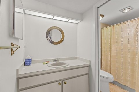 Copropriété à vendre à Sarasota, Floride: 2 chambres, 113.43 m2 № 2129580 - photo 17