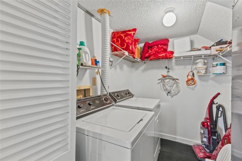 Copropriété à vendre à Sarasota, Floride: 2 chambres, 113.43 m2 № 2129580 - photo 22