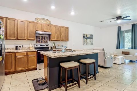 Touwnhouse à vendre à Davenport, Floride: 3 chambres, 157.19 m2 № 2151023 - photo 5