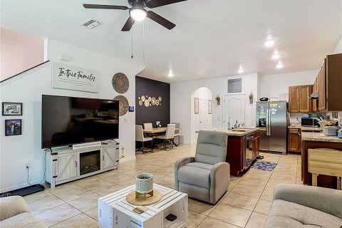 Touwnhouse à vendre à Davenport, Floride: 3 chambres, 157.19 m2 № 2151023 - photo 9