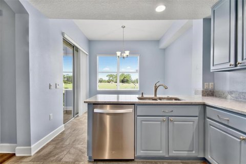 Condo in Palm Coast, Florida, 3 bedrooms № 2197905 - photo 27