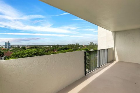 Condo in Fort Lauderdale, Florida, 2 bedrooms  № 2401278 - photo 29