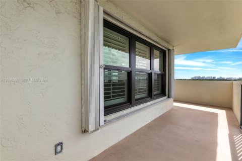Condo in Fort Lauderdale, Florida, 2 bedrooms  № 2401278 - photo 27