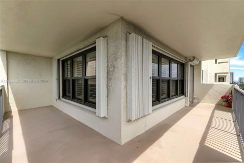 Condo in Fort Lauderdale, Florida, 2 bedrooms  № 2401278 - photo 28