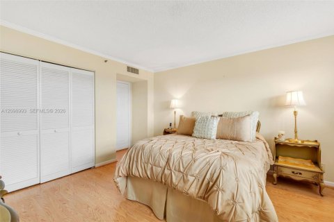 Condo in Fort Lauderdale, Florida, 2 bedrooms  № 2401278 - photo 21