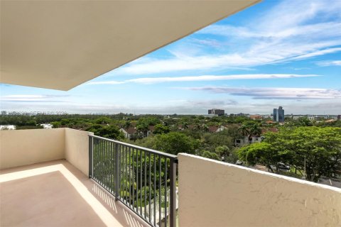 Condo in Fort Lauderdale, Florida, 2 bedrooms  № 2401278 - photo 25