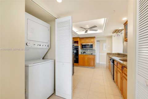Condo in Fort Lauderdale, Florida, 2 bedrooms  № 2401278 - photo 10