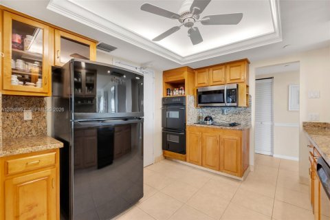 Condo in Fort Lauderdale, Florida, 2 bedrooms  № 2401278 - photo 8