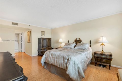 Condo in Fort Lauderdale, Florida, 2 bedrooms  № 2401278 - photo 16