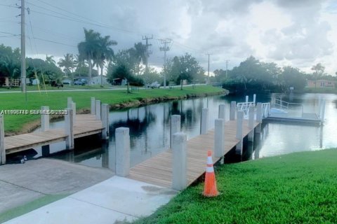 Casa en alquiler en Margate, Florida, 1 dormitorio, 65.03 m2 № 2058796 - foto 3