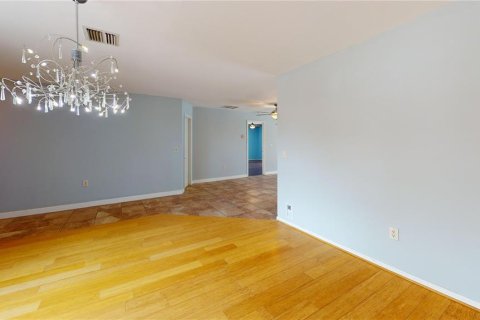 House in Venice, Florida 3 bedrooms, 178.56 sq.m. № 2279912 - photo 21
