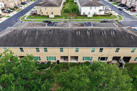 Townhouse in Kissimmee, Florida 4 bedrooms, 179.77 sq.m. № 2094006 - photo 30